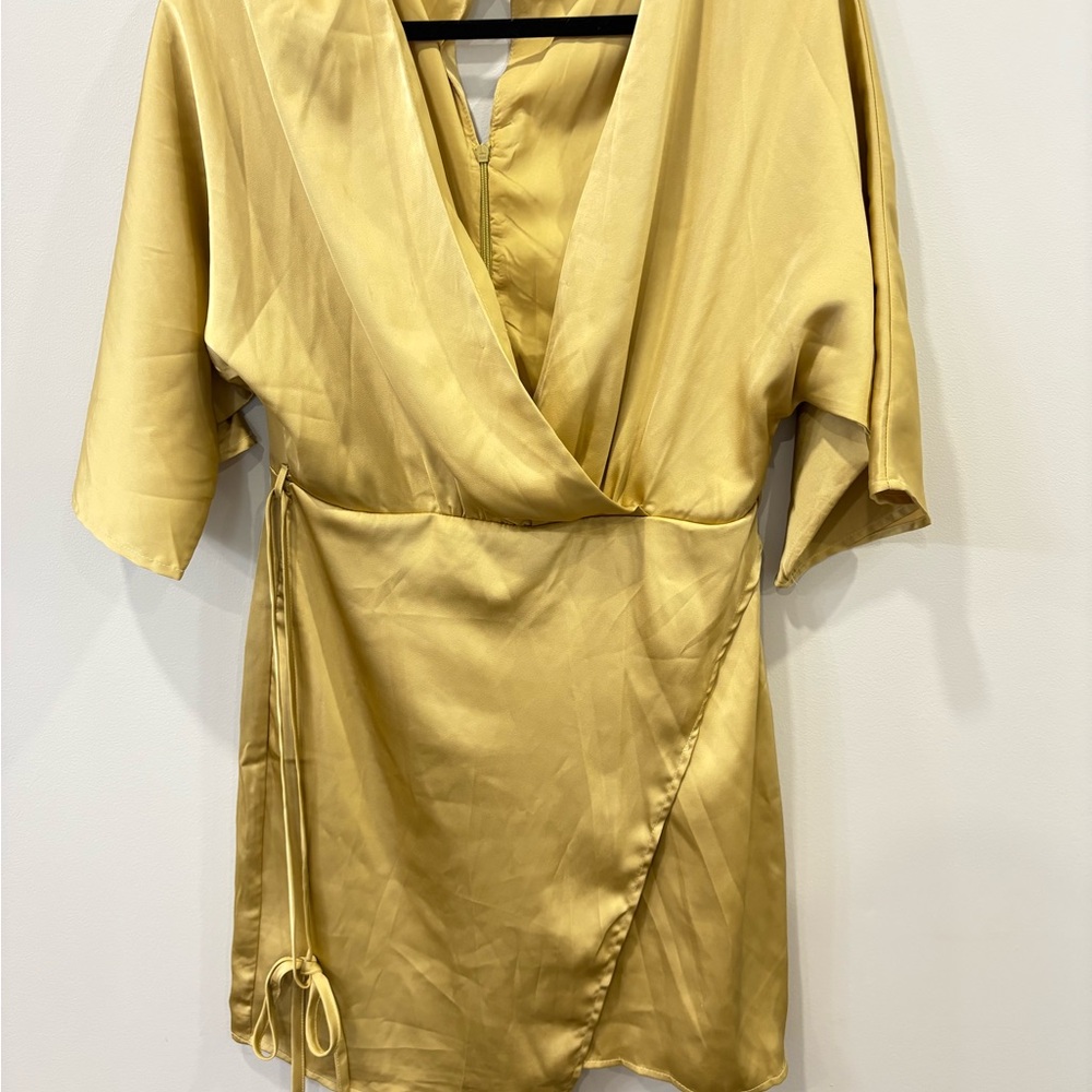 Le Lis Gold V-Neck Dress